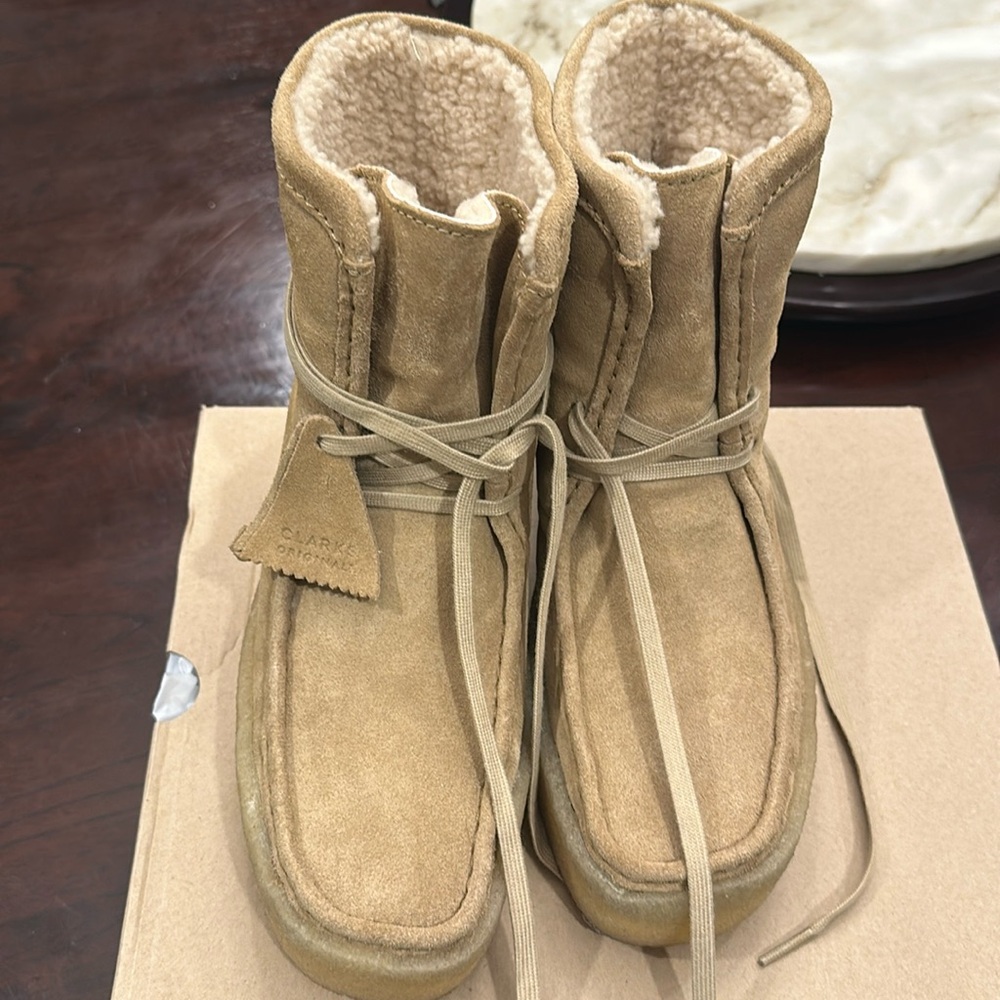 Clark’s Original Cup Hi wallabee booties size 8.5M